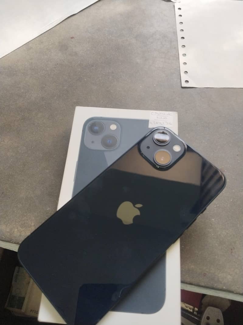 Apple iPhone 13 2