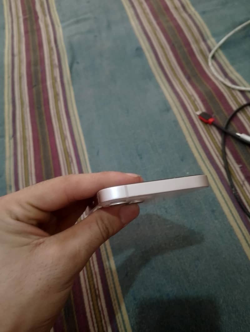 Apple iPhone 13 1