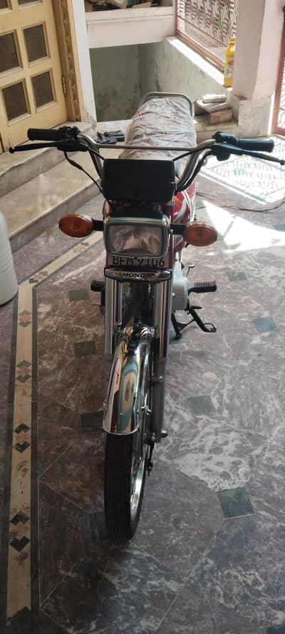 Honda 125 Red