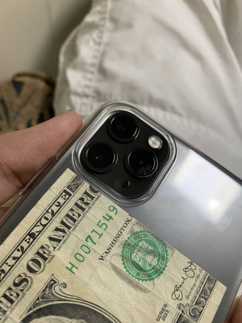 Apple iPhone 11 Pro Max 6