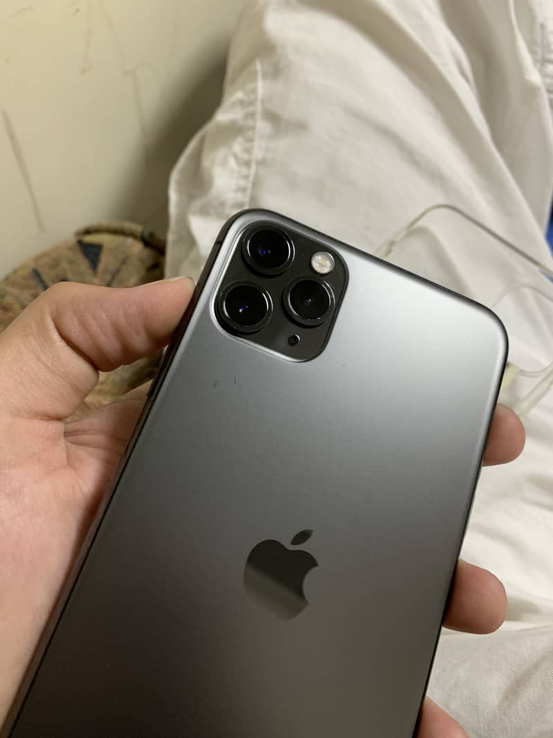 Apple iPhone 11 Pro Max 7