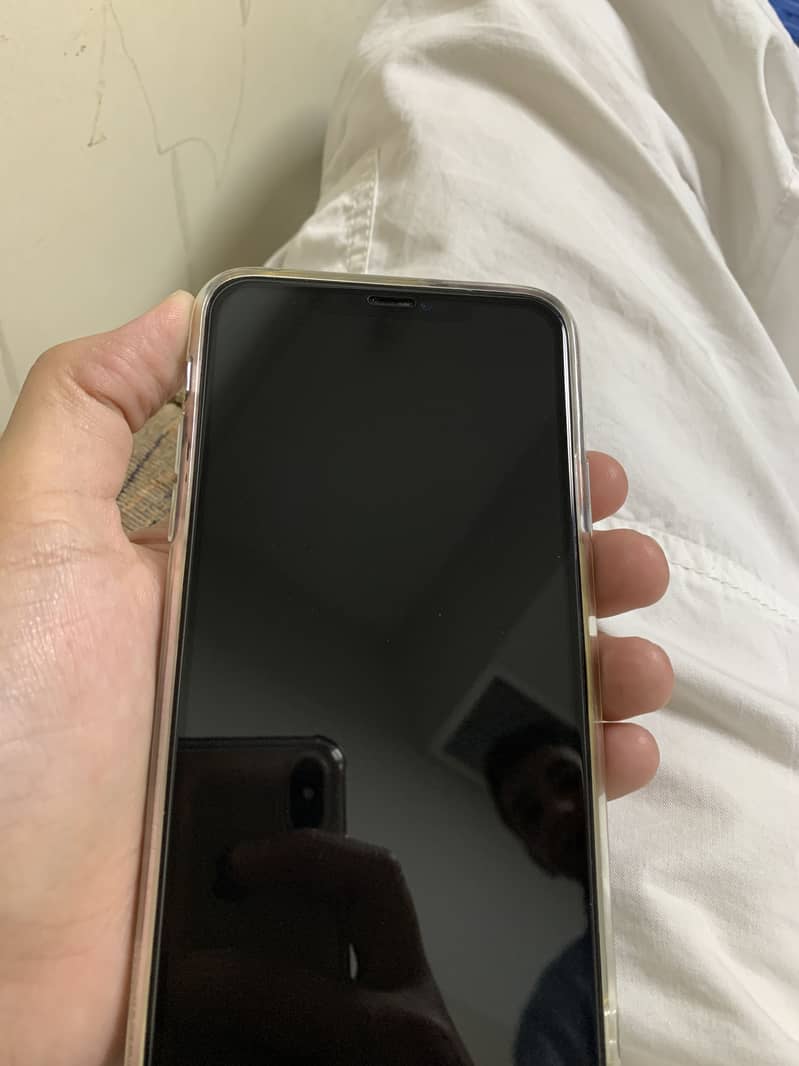 Apple iPhone 11 Pro Max 10