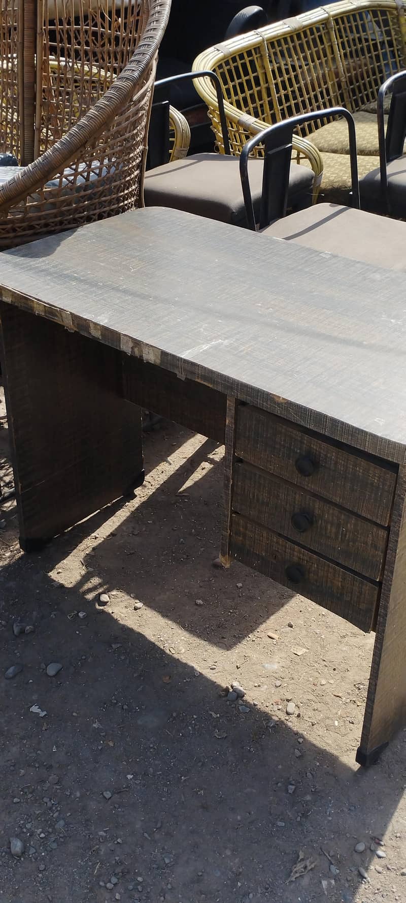 study table and chair 1
