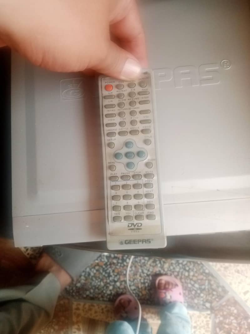 cd and DVD player 0