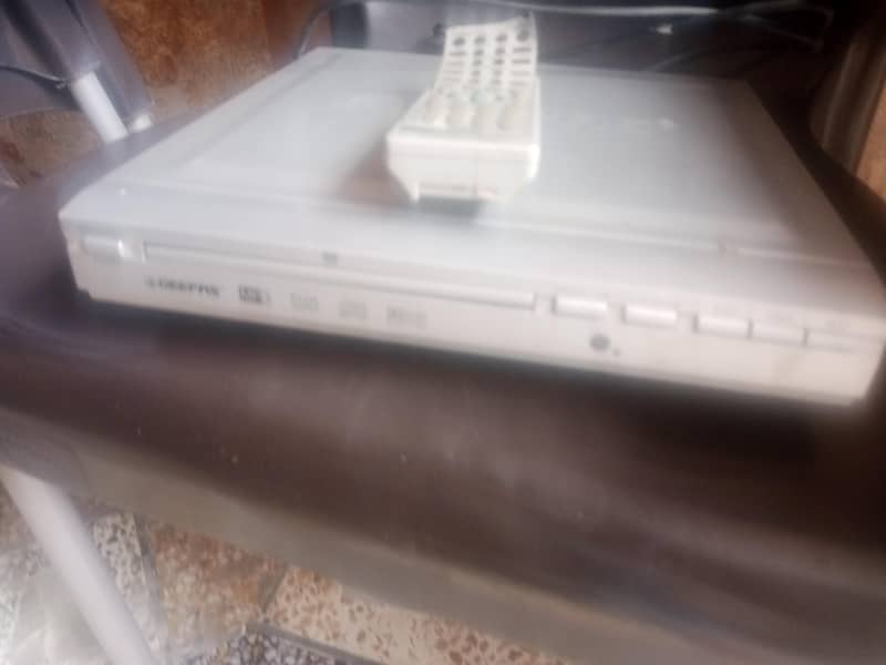 cd and DVD player 3