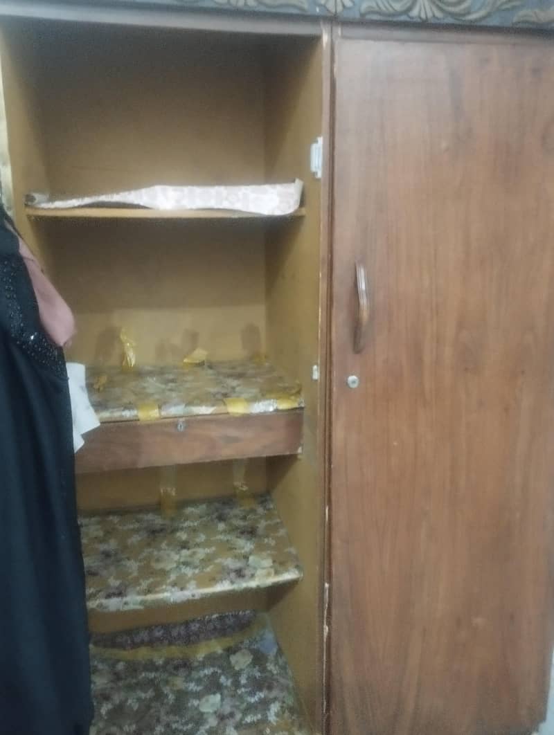 wardrobe 0