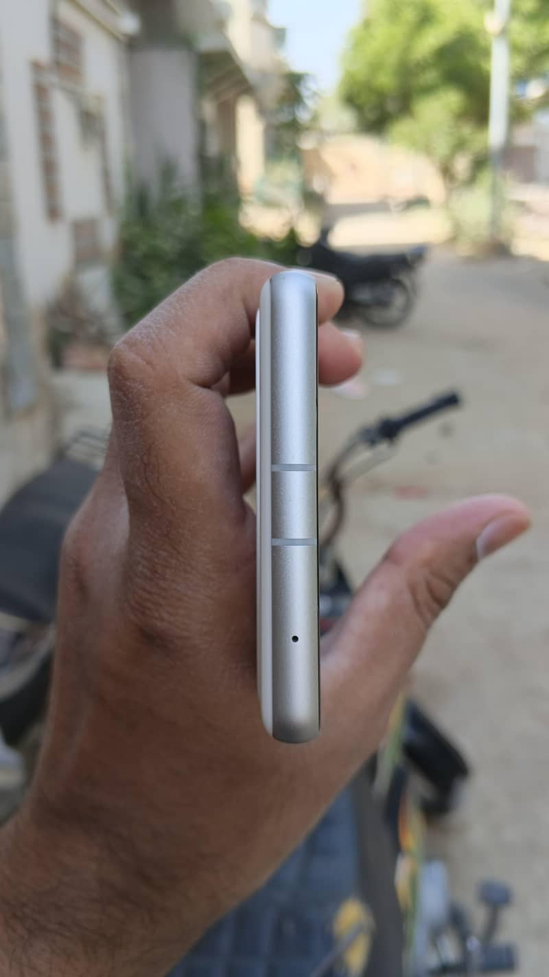 Google Pixel 7a 4