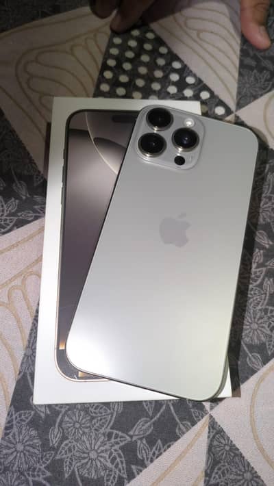 Apple iPhone 16 Pro Max