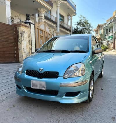 Toyota Vitz 2002.