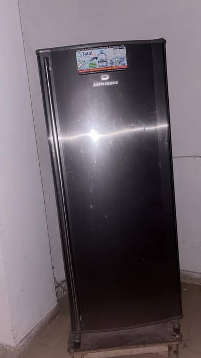 freezer  very good condition no repair total original
