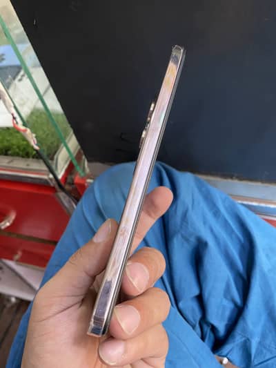 Vivo v50 lite 8/256 with box charger(contact 03441430043))