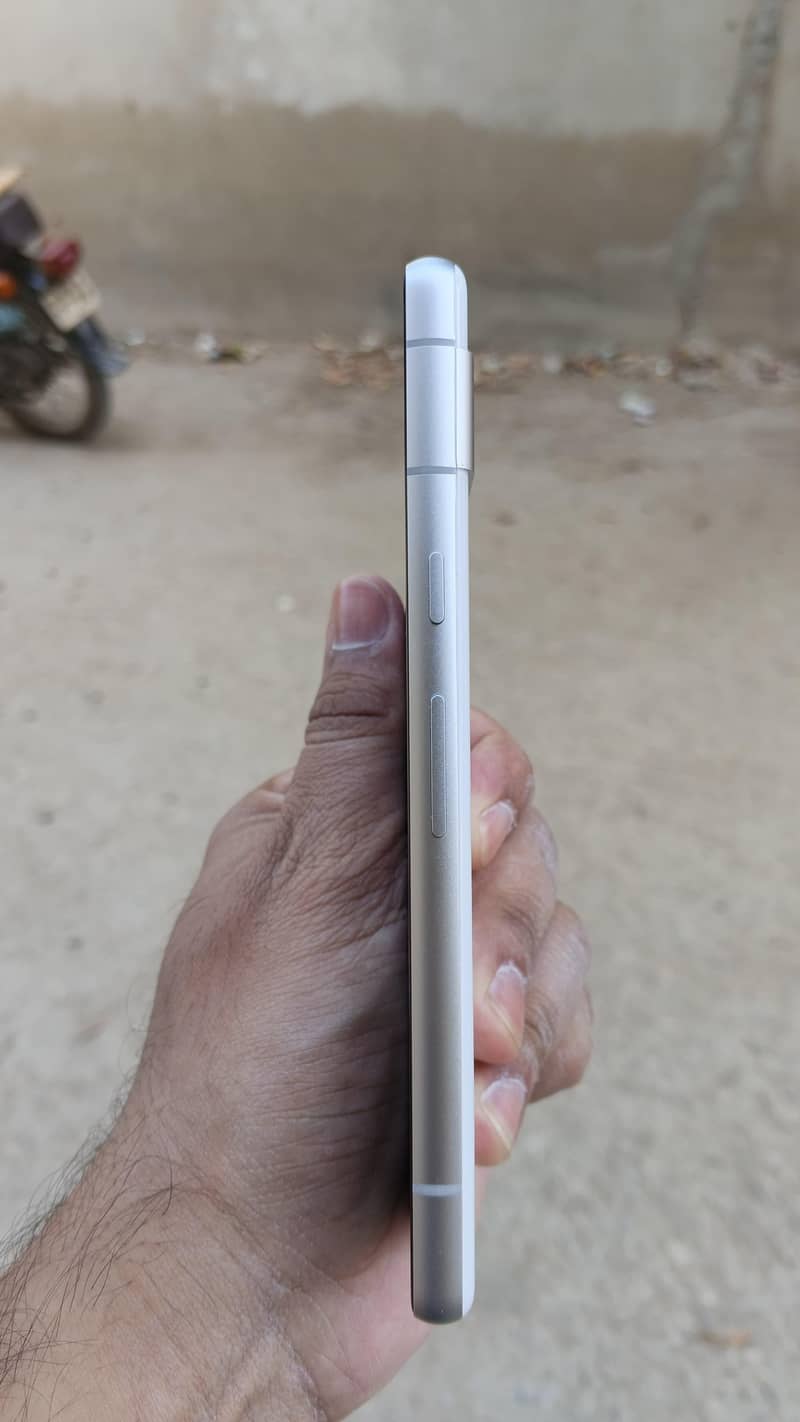 Google Pixel 7a 6