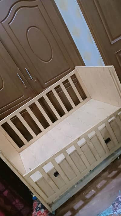 baby court (bed)