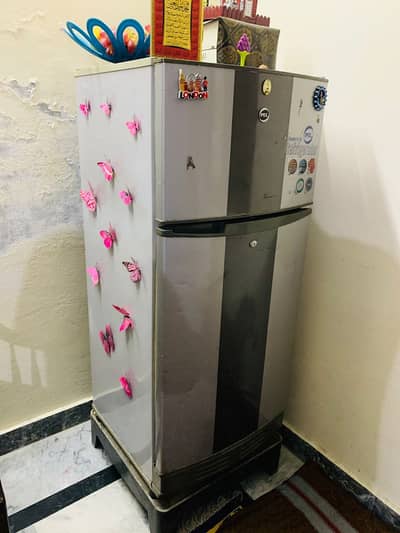 Pel refrigerator sale all ok in good condition