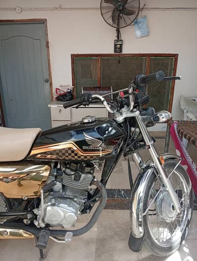 Honda 125 self start 2024 model zero condition nmber yeh h 03043022032