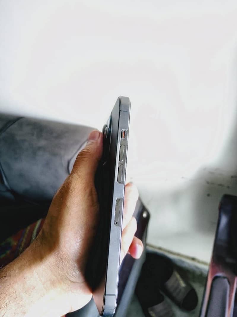 Apple iPhone 13 Pro 3