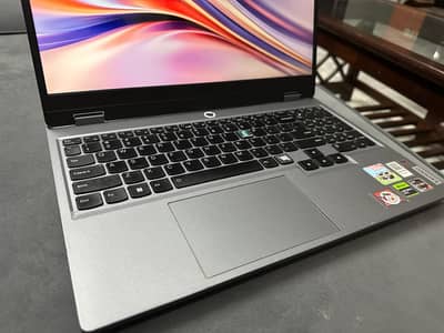 LENOVO LOQ 15ARP9 24GB 1TB