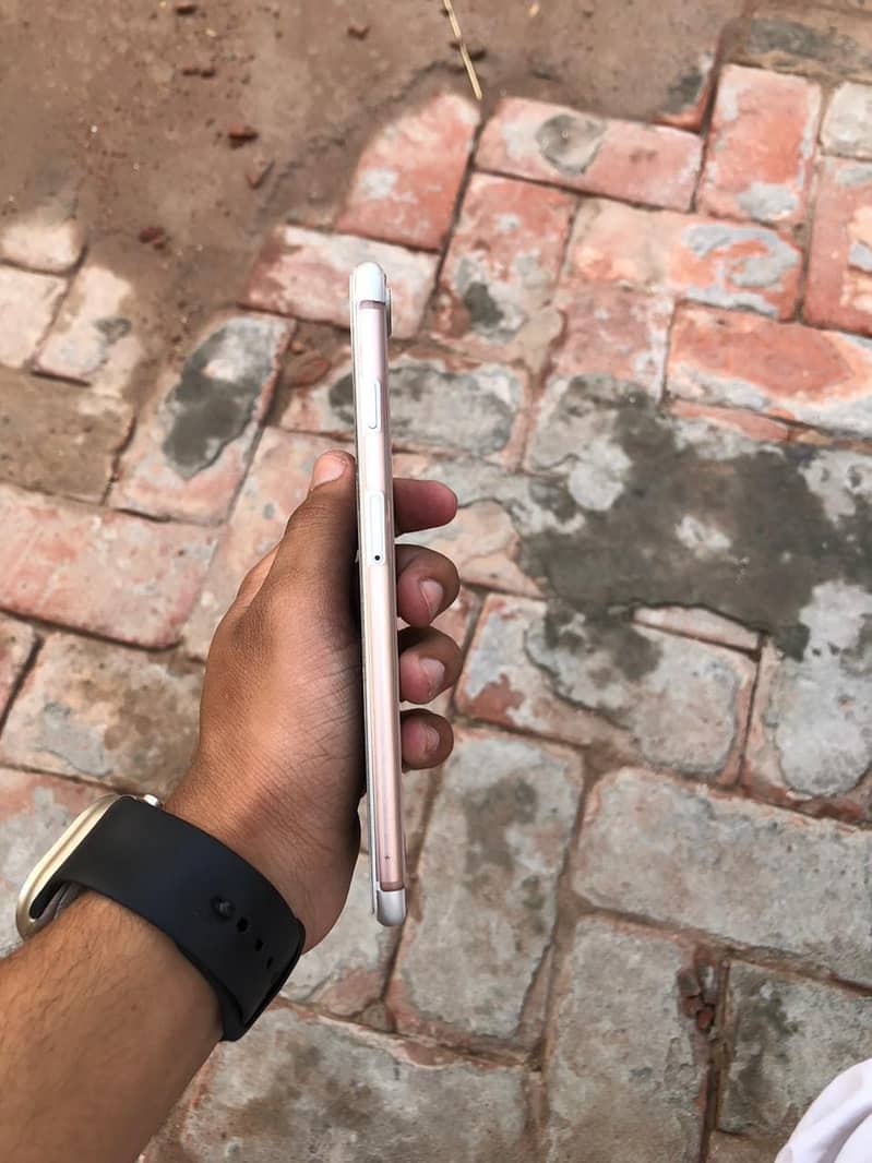 Apple iPhone 8 Plus 1