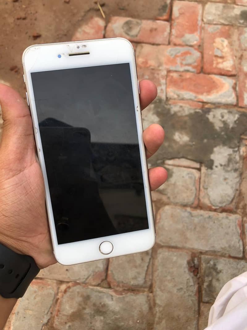 Apple iPhone 8 Plus 4