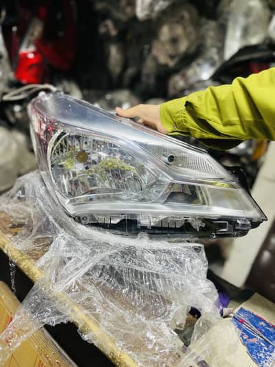 Toyota Vitz 2018 Right Side Headlight Good Condition