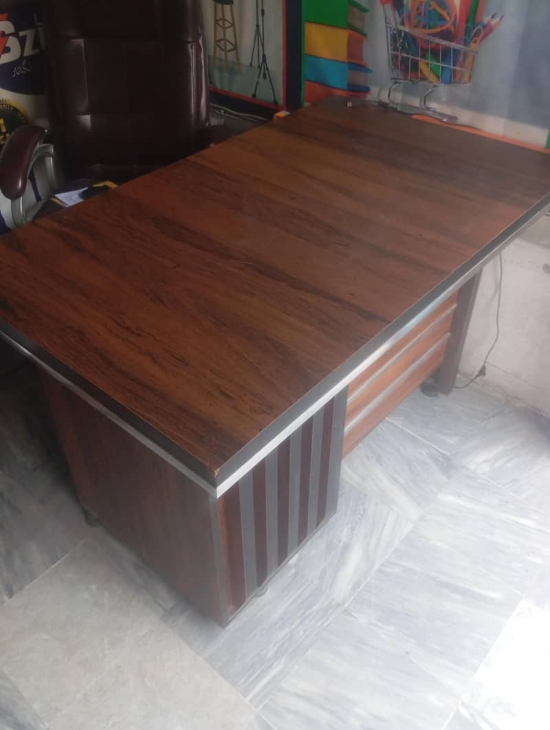 Office Table 0