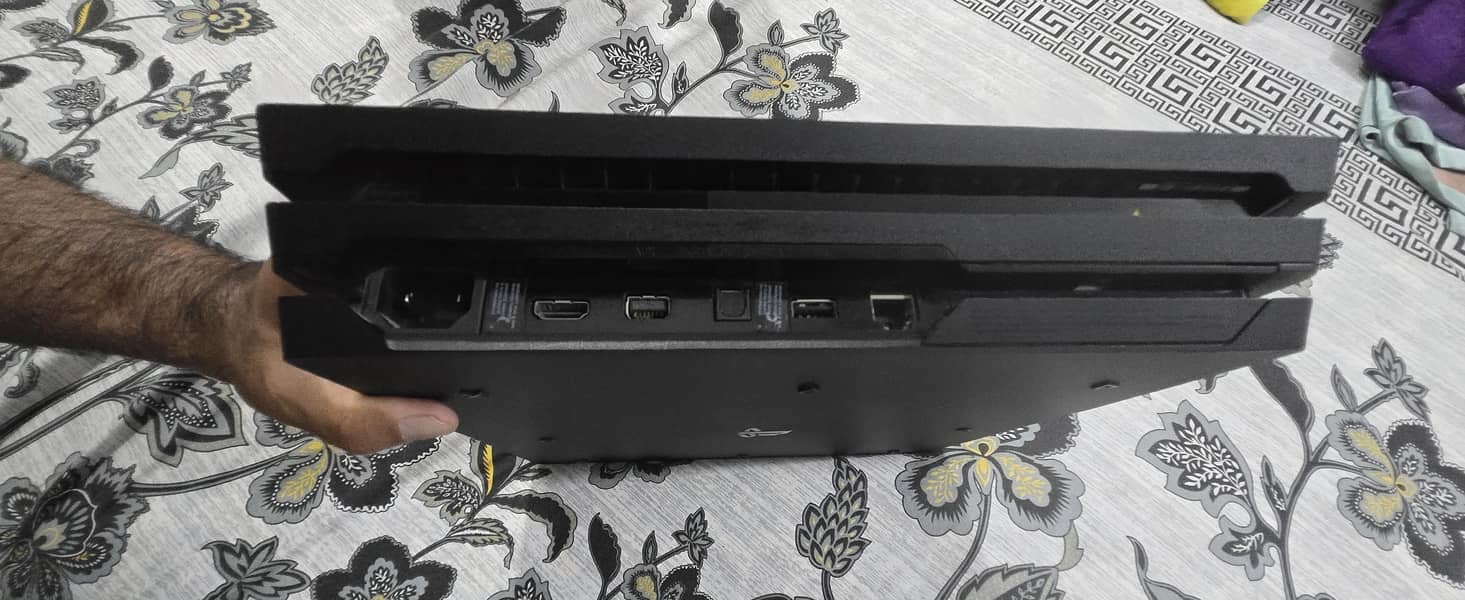 PS4 Pro 1Tab 1