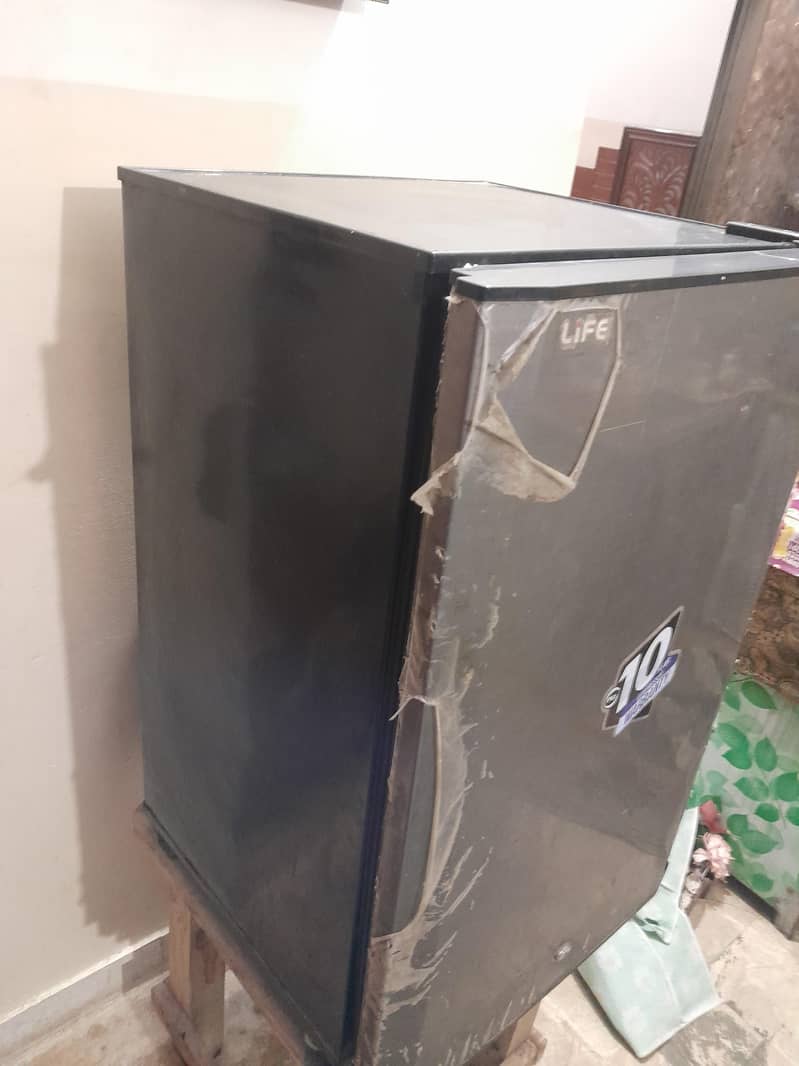 Refrigerator 1