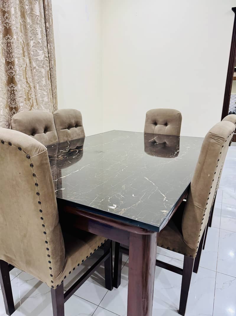 Dinnig table 1