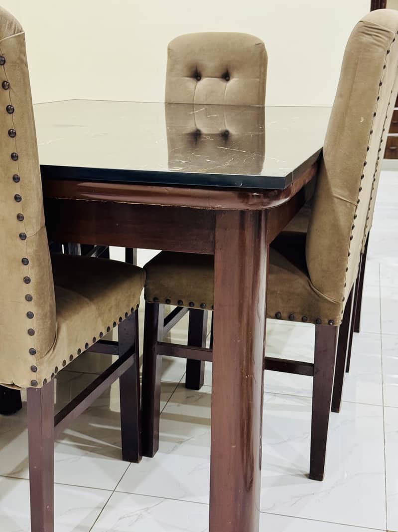 Dinnig table 3