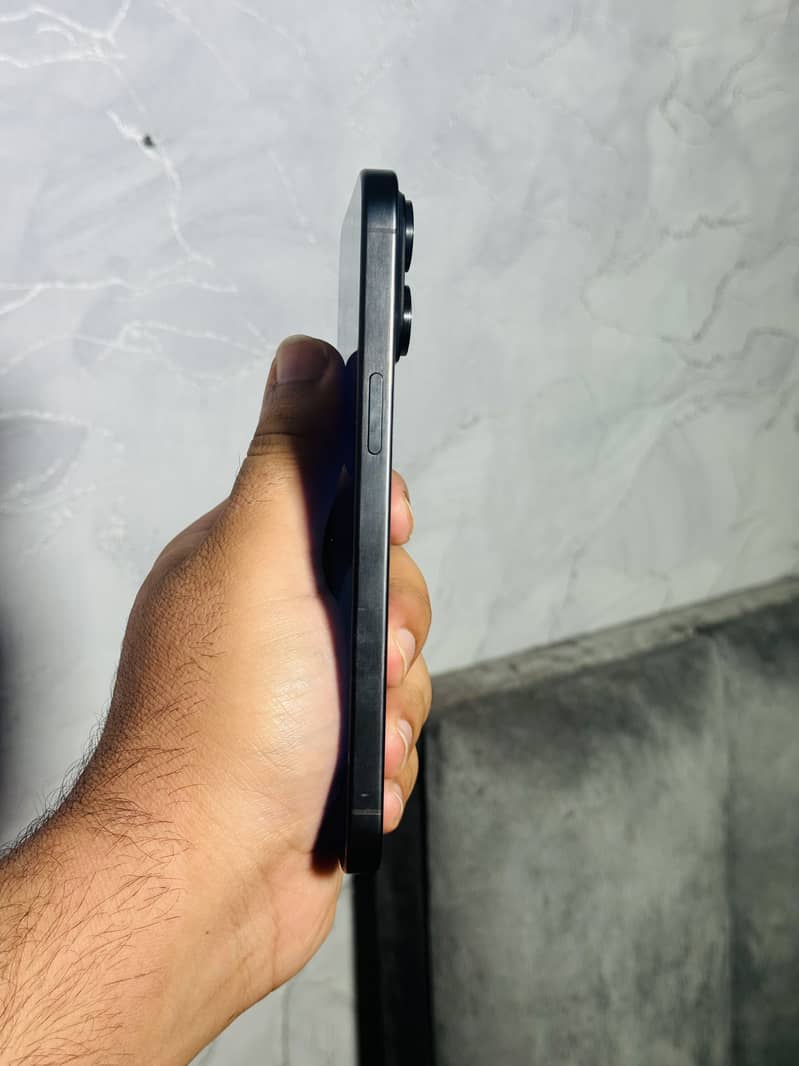Apple iPhone 15 Pro Max 5