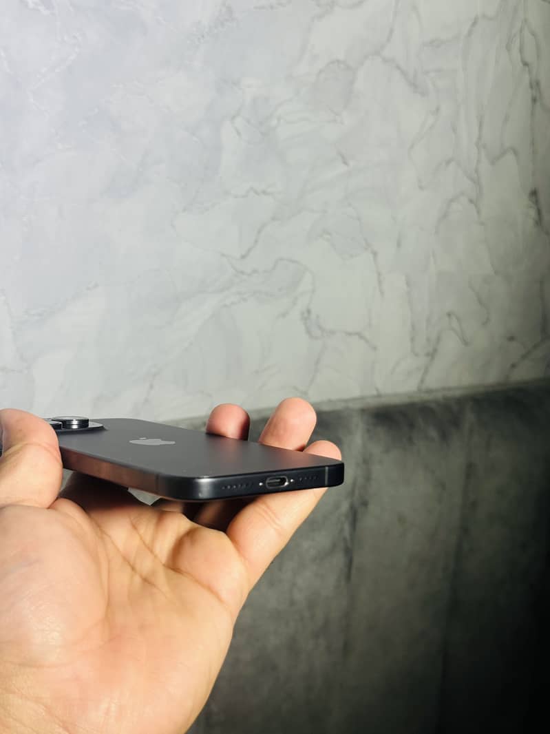 Apple iPhone 15 Pro Max 7