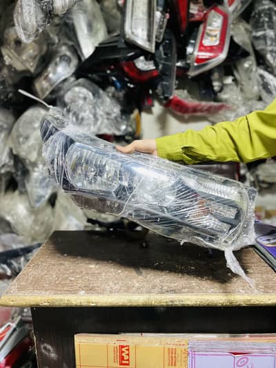 * Toyota Corolla 2015 Right Side Headlight