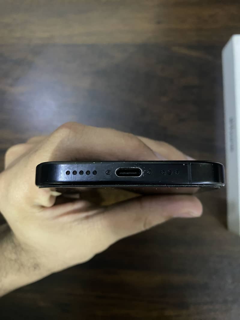 iPhone 16 Pro 5