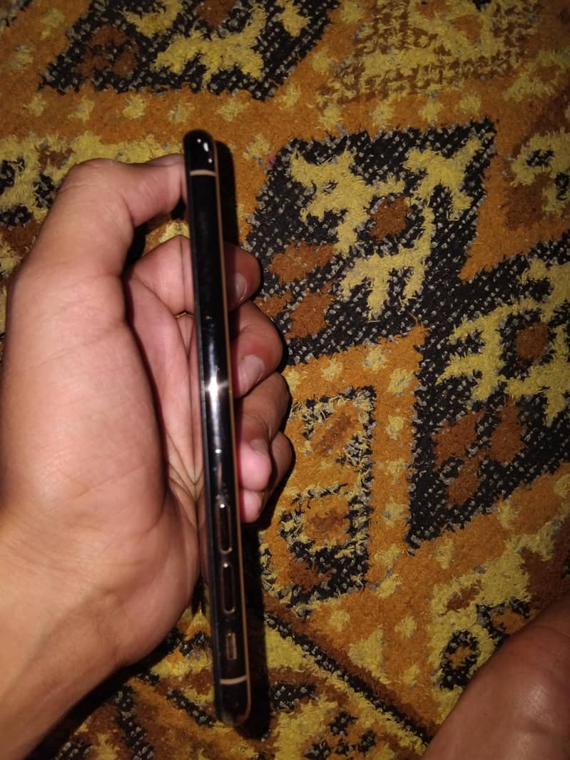 iphone xs 2