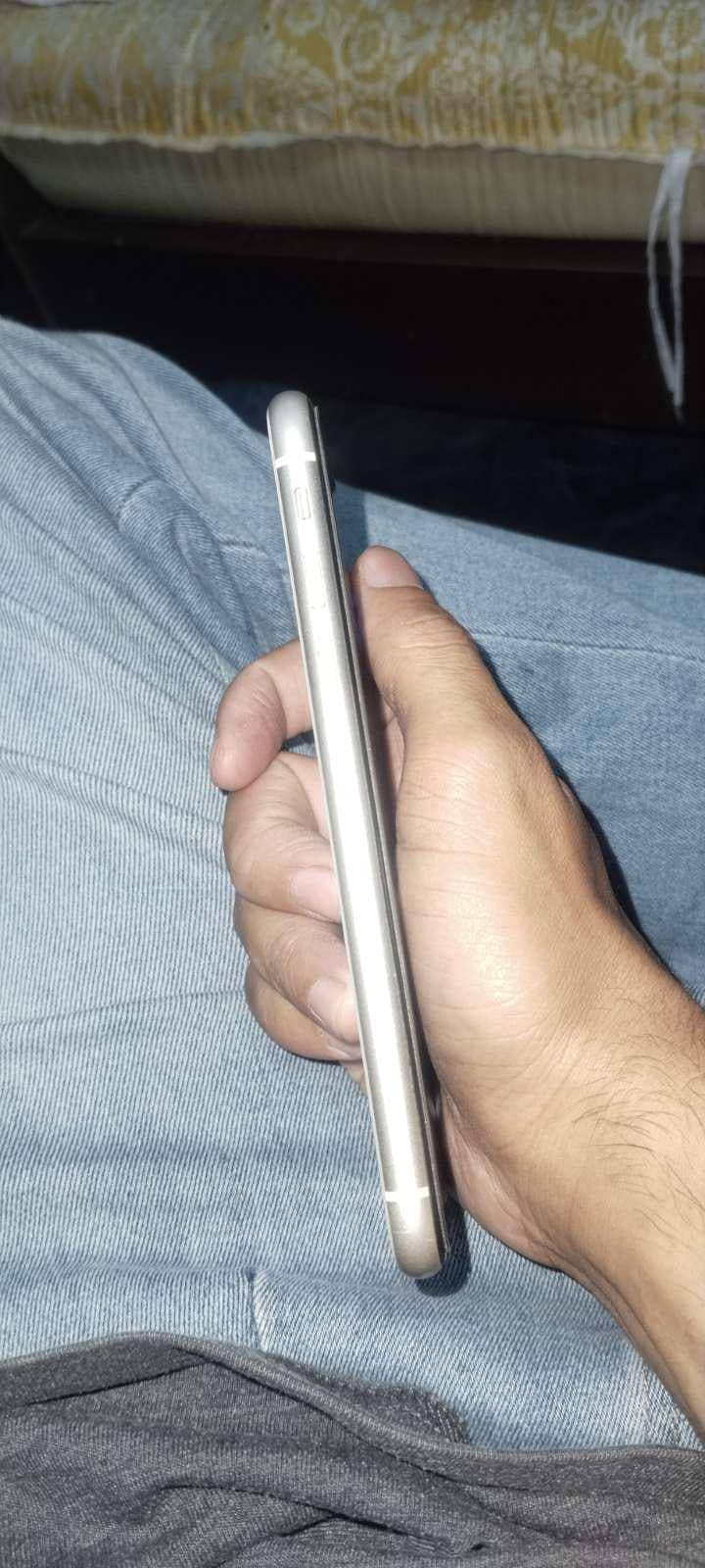 Apple iPhone 11 3