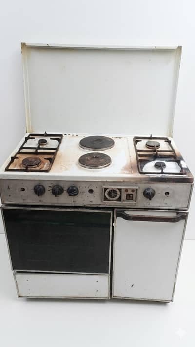 Used Gas Cooking Range with Working Gas Oven & storage