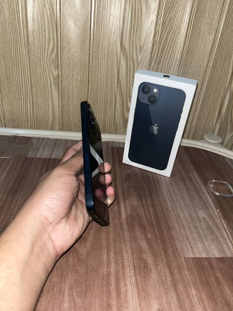 Apple iPhone 13 4