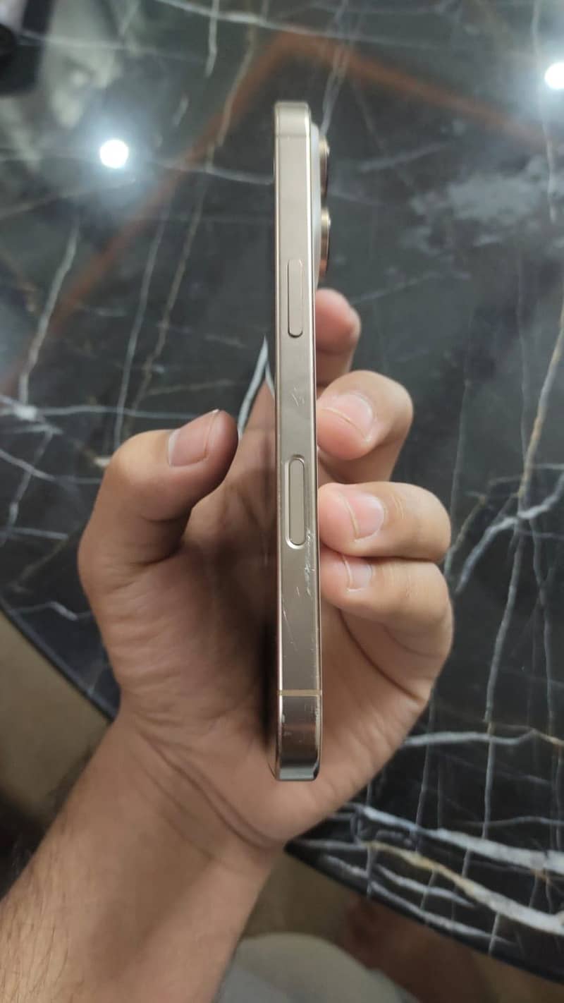 Iphone 16 pro jv 1