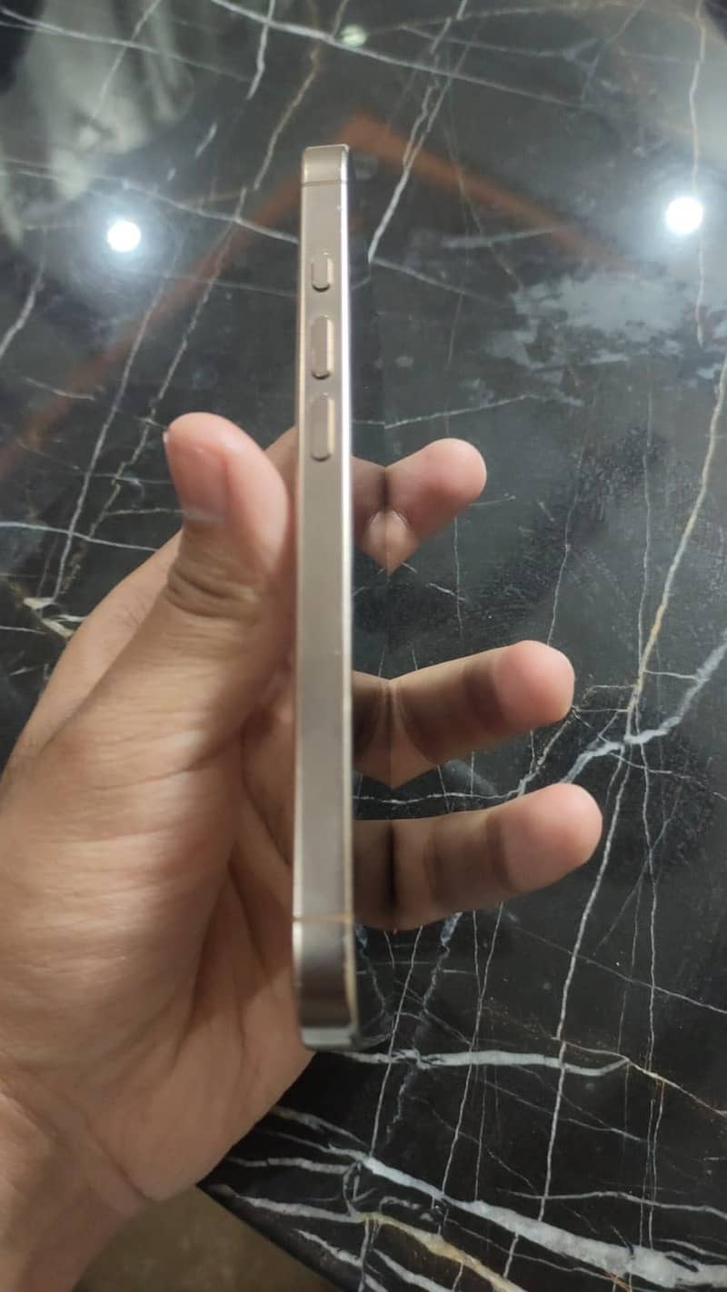 Iphone 16 pro jv 3