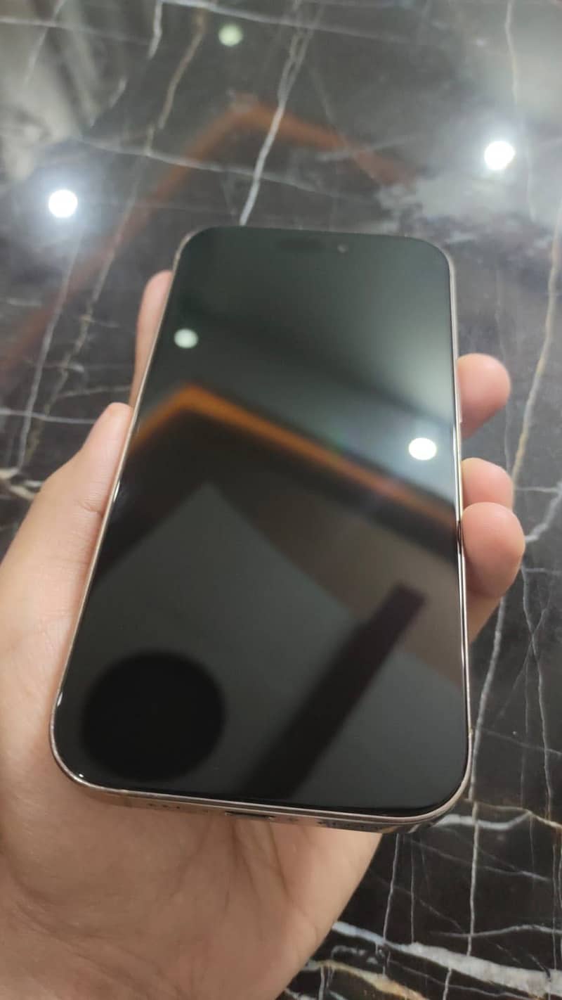 Iphone 16 pro jv 4