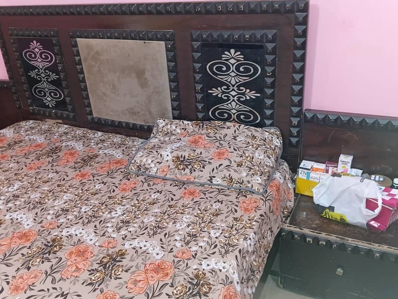Bed Dressing & side Table 1
