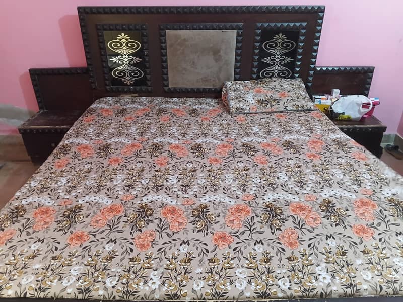 Bed Dressing & side Table 4