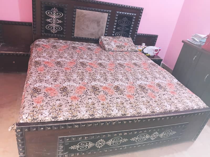 Bed Dressing & side Table 5