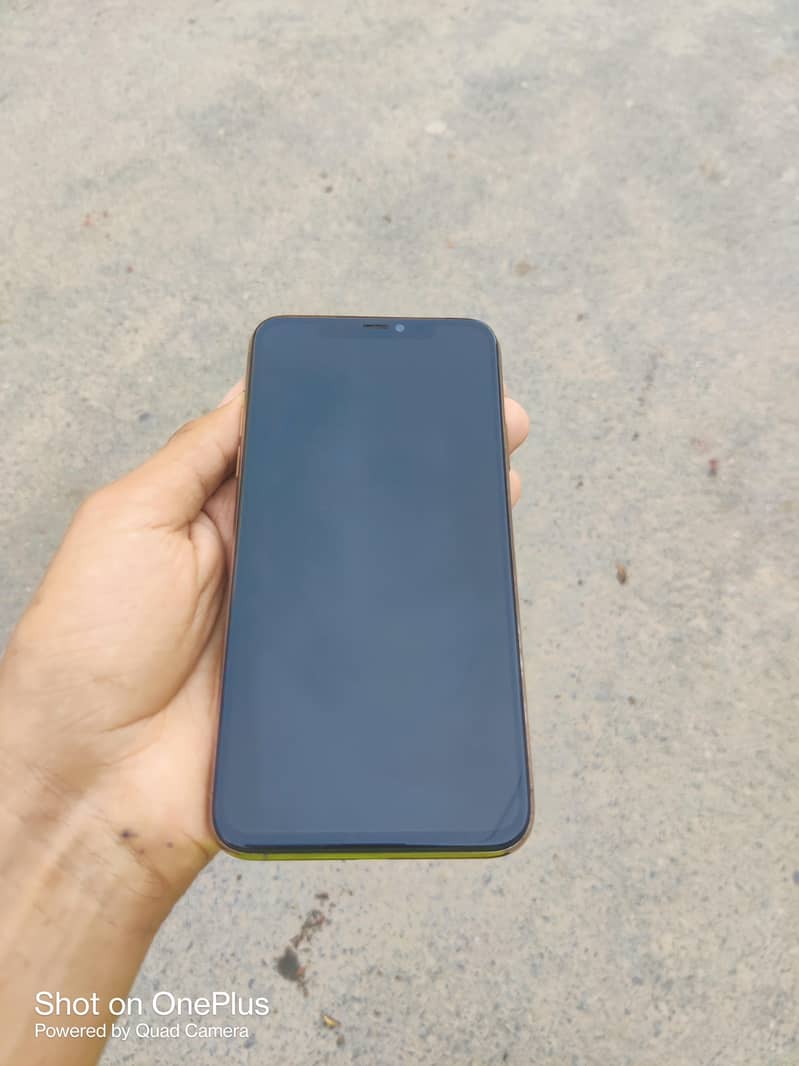 IPHONE 11 PRO MAX 2