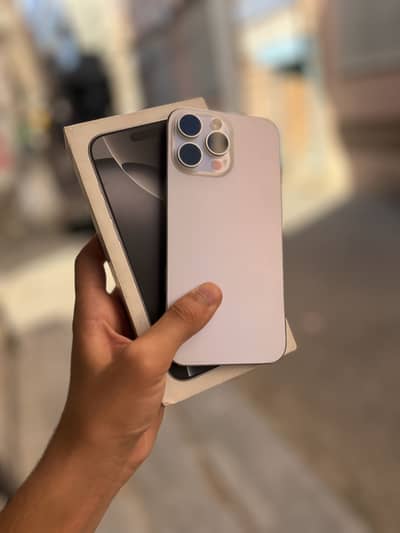 Apple iPhone 16 Pro Max