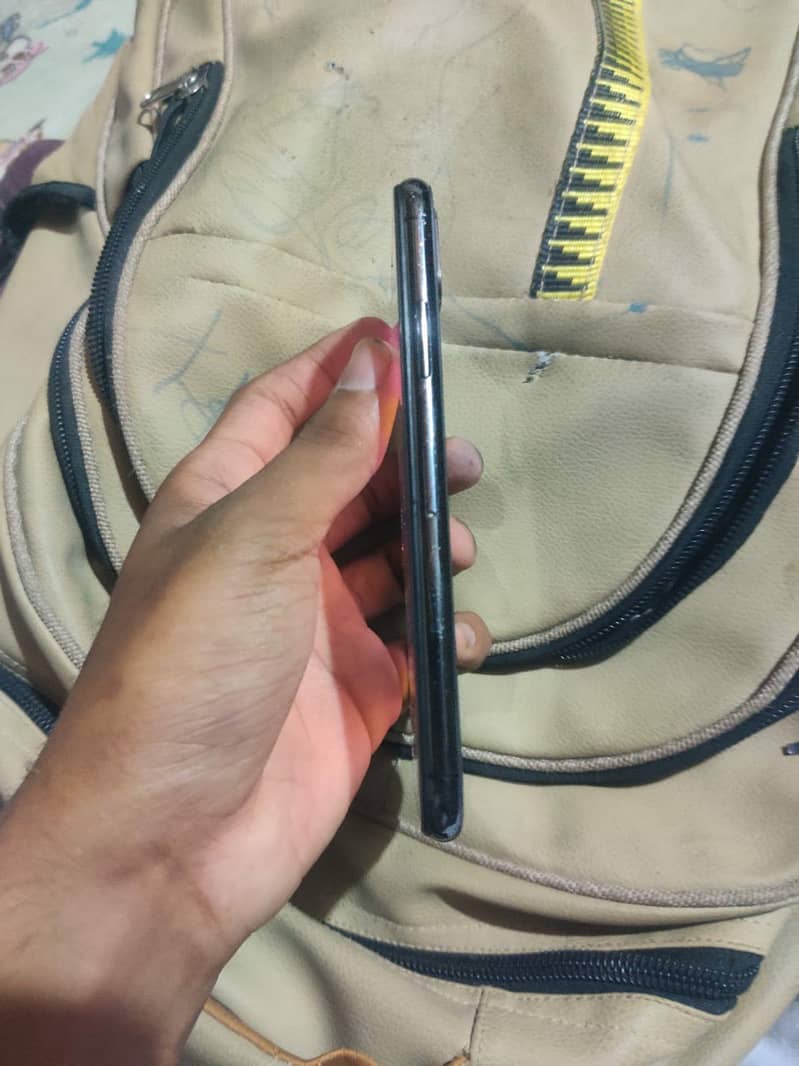 Apple iPhone X 3