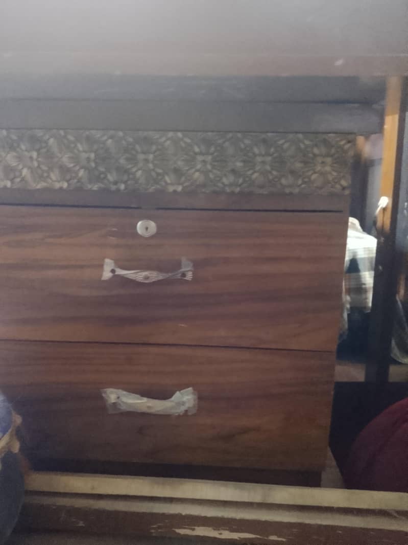 bed side table 1