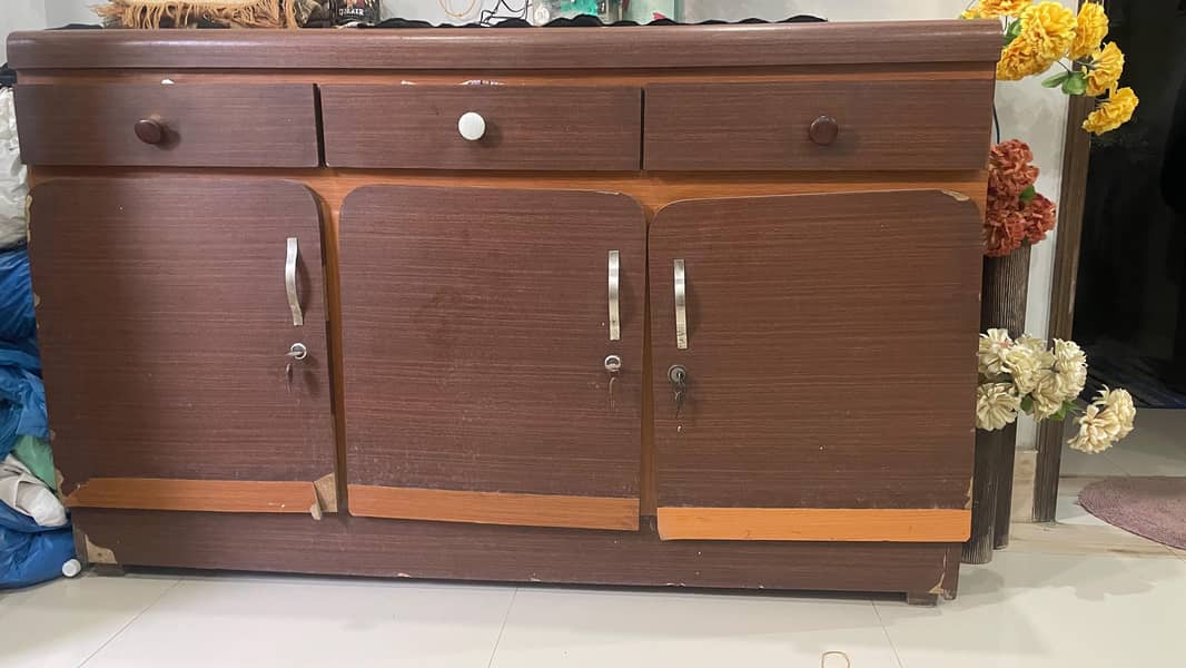 sideboard 0