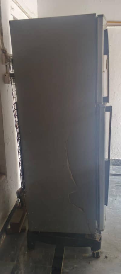 Dawalance Refrigerator large size