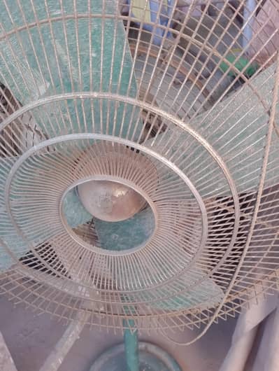 Old Pedestal Fan for Sale – Working Condition